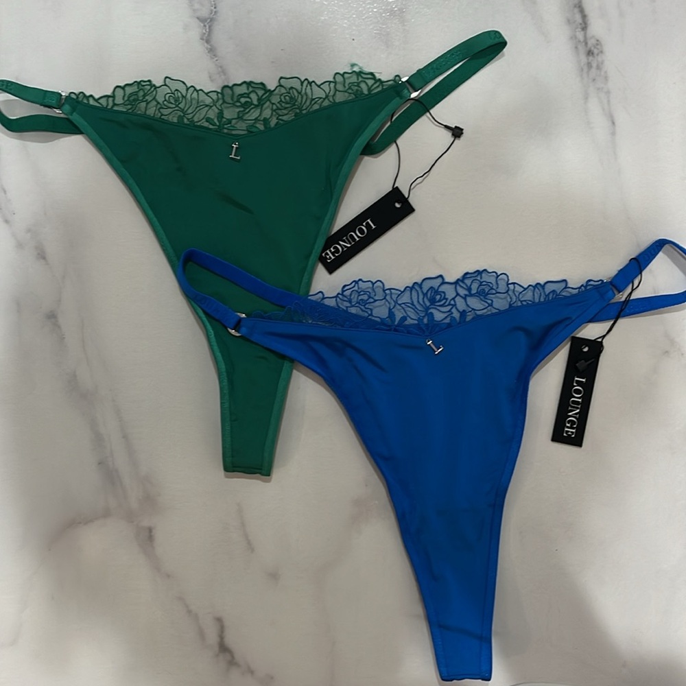LOUNGE thongs
